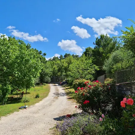 Sale! Beautiful 2-bed With Pool Access * Spoleto