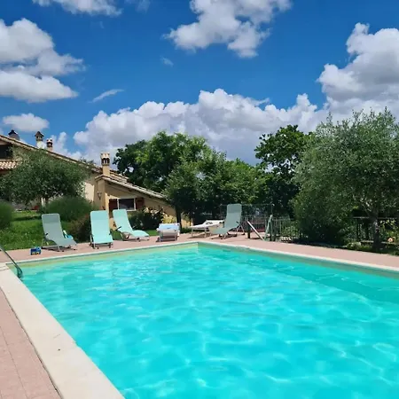 Apartment Sale! Beautiful 2-bed With Pool Access *