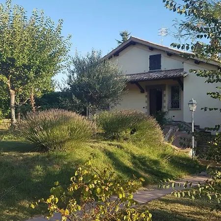 Apartment Sale! Beautiful 2-bed With Pool Access Spoleto